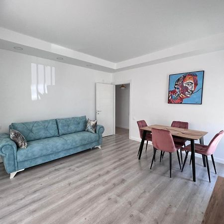 Cosmopolis Bliss: Your Home Away From Home Stefanestii de Jos Экстерьер фото